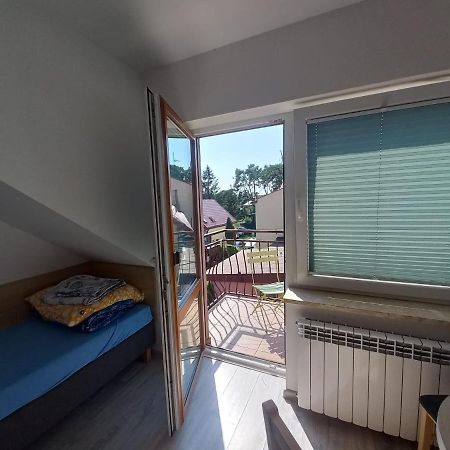 Pokoje Goscinne Tomasz Międzywodzie Exteriör bild