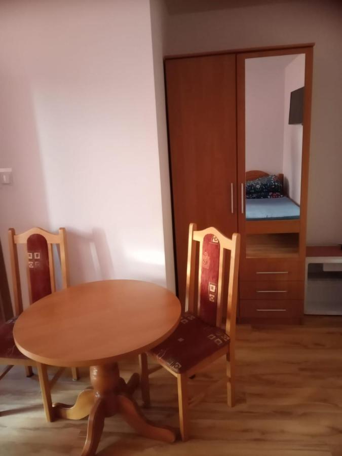 Pokoje Goscinne Tomasz Międzywodzie Exteriör bild