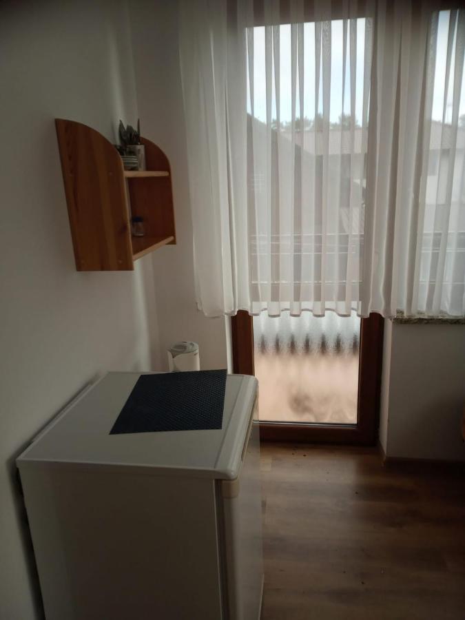 Pokoje Goscinne Tomasz Międzywodzie Exteriör bild