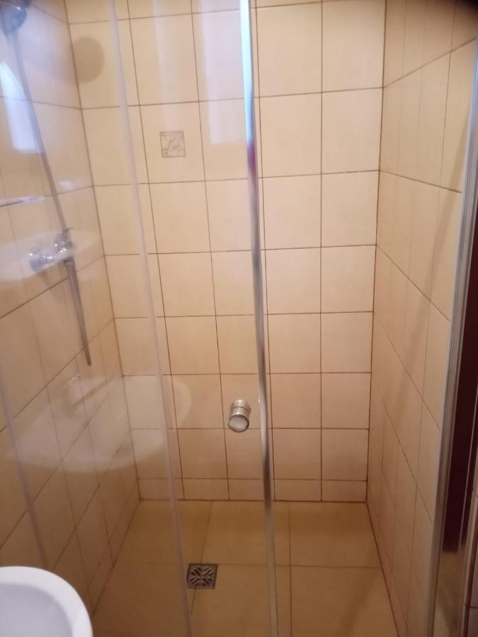 Pokoje Goscinne Tomasz Międzywodzie Exteriör bild