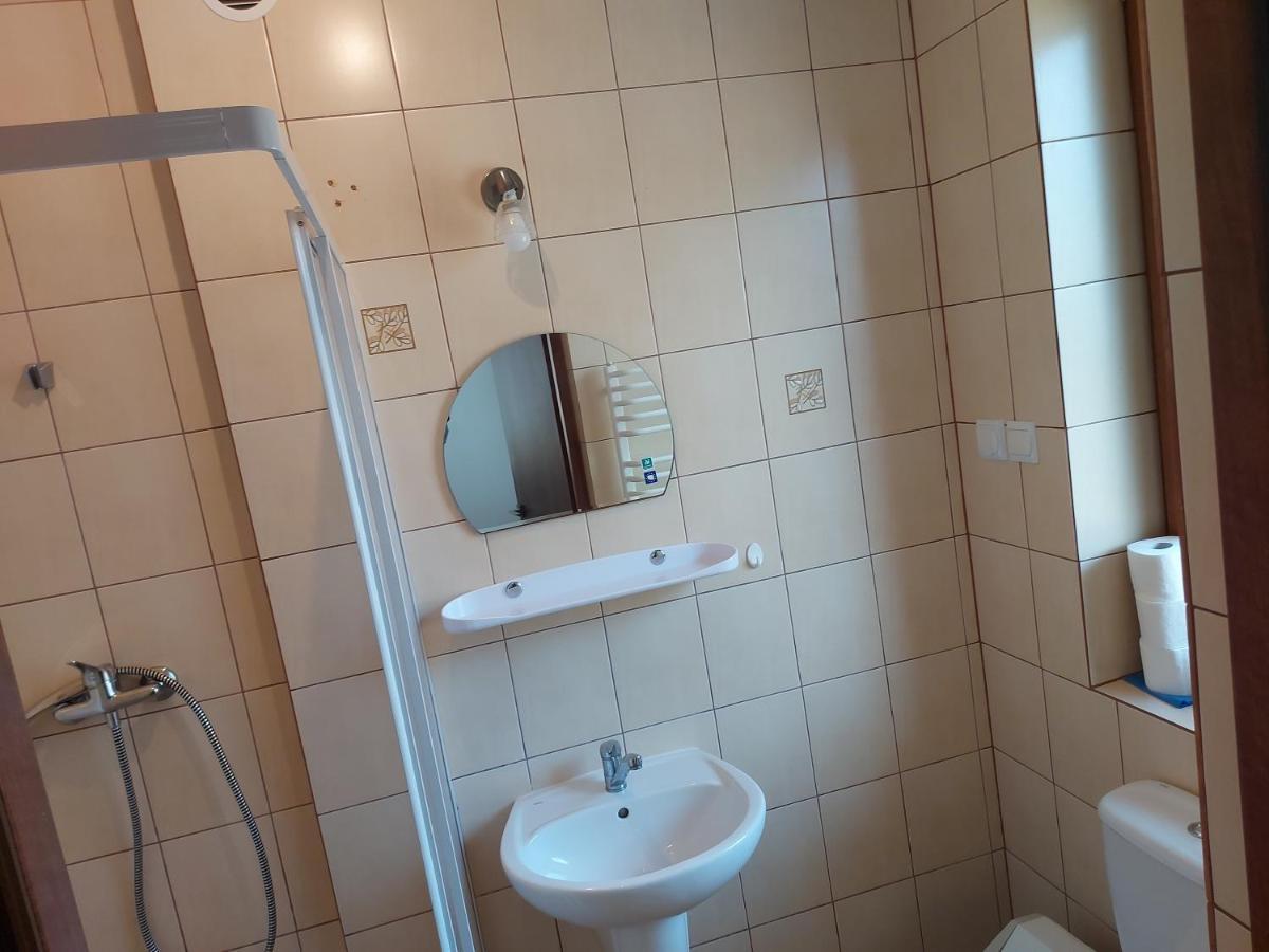 Pokoje Goscinne Tomasz Międzywodzie Exteriör bild